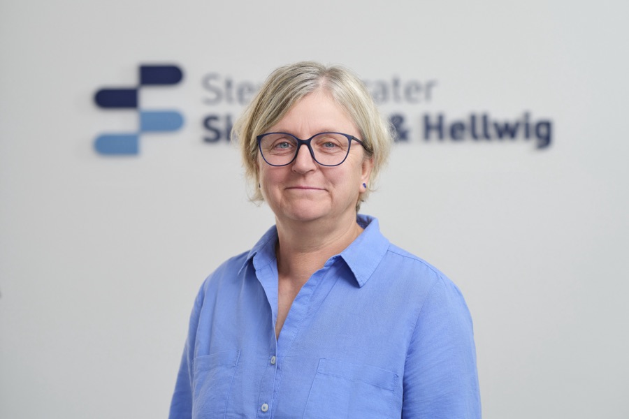 Porträt von Stephanie Hellwig